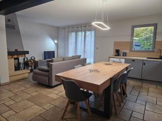 Vue panoramique lac d'Annecy, Maison chaleureuse avec cheminée, Parking privé, Cadre exceptionnel - 4