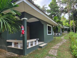 Hillhouse bungalow - 1