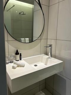 Luxury Escape in Sandton High Floor Apartment with City Views - 6