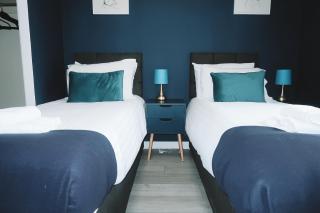 Modern Comfort 2-bed, 2-bath With Lift Access - 4