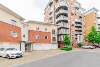 Modern Comfort 2-bed, 2-bath With Lift Access - 1