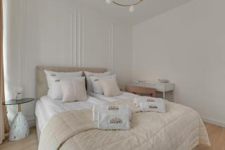 DOKI Living Apartments - Foodhall & Parking by Downtown Apartments - 4