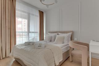 DOKI Living Apartments - Foodhall & Parking by Downtown Apartments - 3