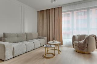 DOKI Living Apartments - Foodhall & Parking by Downtown Apartments - 2