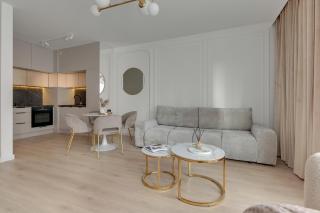 DOKI Living Apartments - Foodhall & Parking by Downtown Apartments - 8