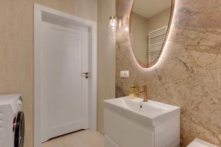 DOKI Living Apartments - Foodhall & Parking by Downtown Apartments - 1