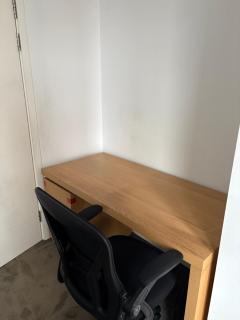 Spacious Central London Bedroom with Balcony and View - 2