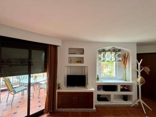 2-bedroom Penthouse with Swimming Pool & Terraces! - 4