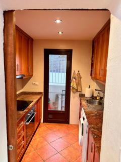 2-bedroom Penthouse with Swimming Pool & Terraces! - 3