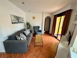 2-bedroom Penthouse with Swimming Pool & Terraces! - 5