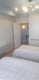 1-Bedroom Apartment Modern, Near Downtown, with Issyk-Kul vibes - 1