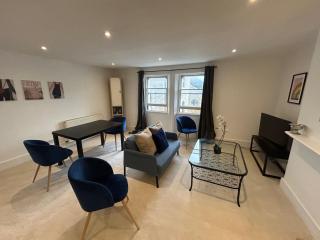 Bright and Serene Third-Floor Apartment in the Heart of Westbourne Grove - 0