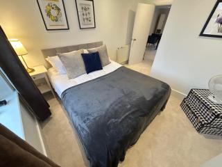 Bright and Serene Third-Floor Apartment in the Heart of Westbourne Grove - 4