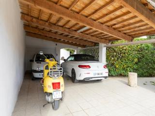 Magnificent villa with private pool - 9