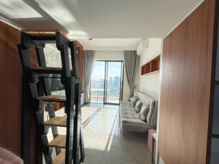 City & River Views near Royal Palace and Watphnom - 9