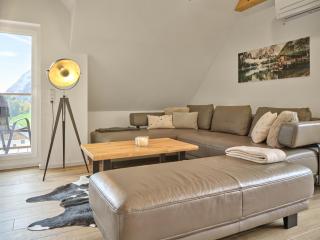 Penthouse Cassiopeia by AA Holiday Homes SKI IN SKI OUT - 3