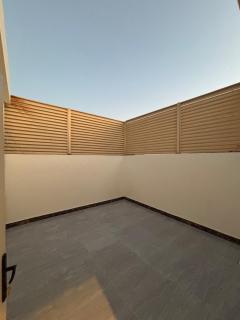 غرفة وصالة بسطح خاص قريب للبوليفارد - 9