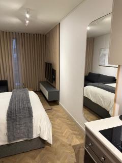 One Rosebank 320 - 4