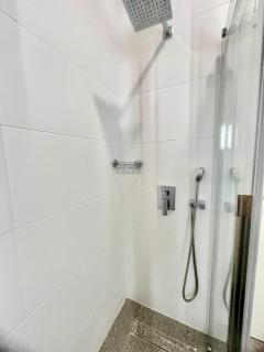 New fresh looking Apt in Athens - 9