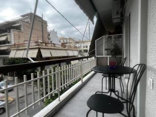 New fresh looking Apt in Athens - 4