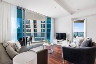 Deluxe Two Bedroom Hilton Apartment - 8