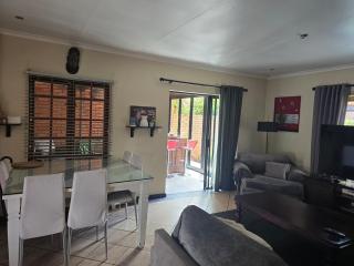 Garys Place -Work-ready, family-friendly, and braai-happy - 3