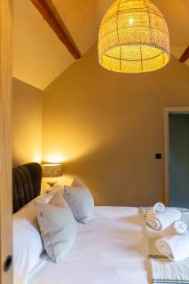 Luxury Cotswold Retreats - 9