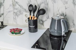 8 Luxury Suites by MEGA Mall - 1