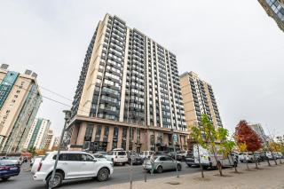 8 Luxury Suites by MEGA Mall - 4