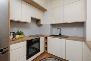 Bemowo Air-conditioned Apartment with Balcony by Noclegi Renters - 8