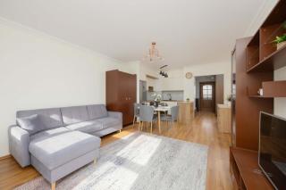 Bemowo Air-conditioned Apartment with Balcony by Noclegi Renters - 7