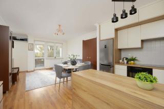 Bemowo Air-conditioned Apartment with Balcony by Noclegi Renters - 5