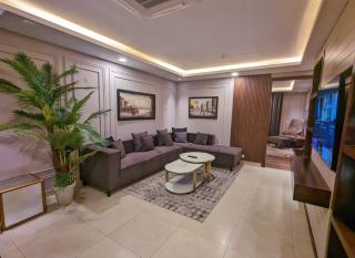 Gold Crest Platinum Suites - By Movenpick Apartments - 1