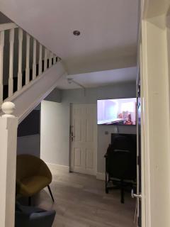 Strategic Haven for Short Getaway - 6