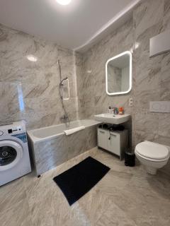 Modern City Apartment with private Garden - 9