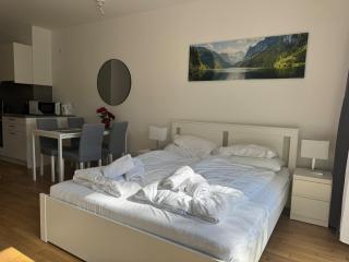 Modern City Apartment with private Garden - 4