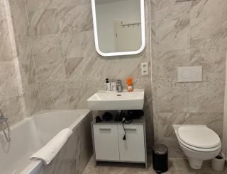 Modern City Apartment with private Garden - 1