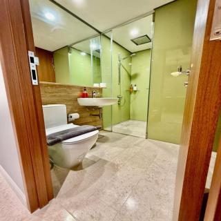 Sky suites klcc by khadija - 3