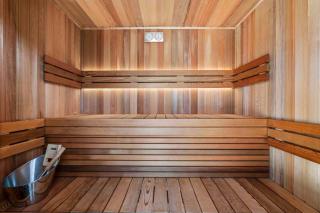 Luxe 4BR Retreat with Heated Pool & Finnish Sauna, Steps to the Beach - 7