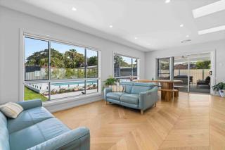 Luxe 4BR Retreat with Heated Pool & Finnish Sauna, Steps to the Beach - 6