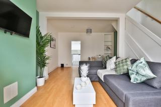 City Escape – Stylish 2-Bed near Cardiff Centre - 5
