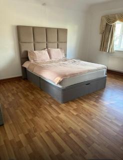 17 Howard Road. Southampton - 7