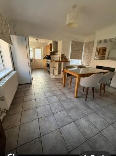 17 Howard Road. Southampton - 6