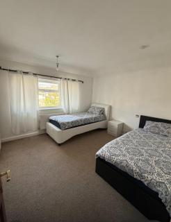 17 Howard Road. Southampton - 5