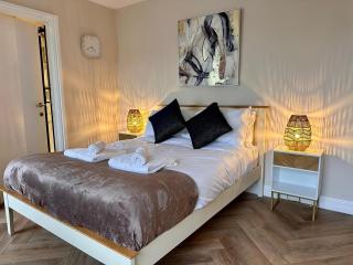 Brighton City View 3-Bed Retreat - 1