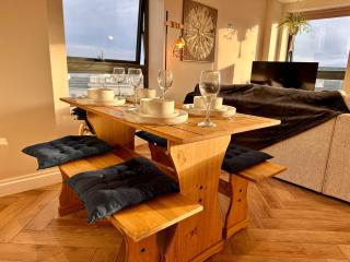 Brighton City View 3-Bed Retreat - 2