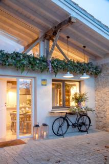 Wishome-Antigua cuadra rehabilitada con mucho encanto- Chimenea y piscina climat - 0