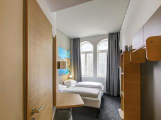 B&B HOTEL Zwickau - 0