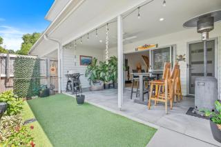 Laid-Back Wurtulla Escape with Style & Charm - 5