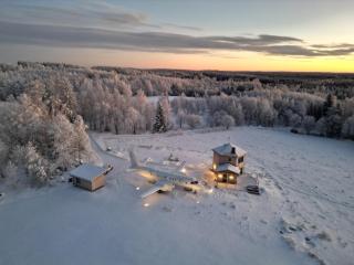 Ilmatar Airplane Lodge - 9